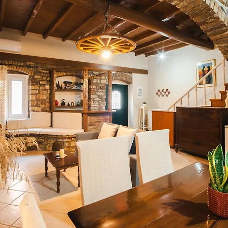 Casa Pierina - Traditional بيت للعطل *